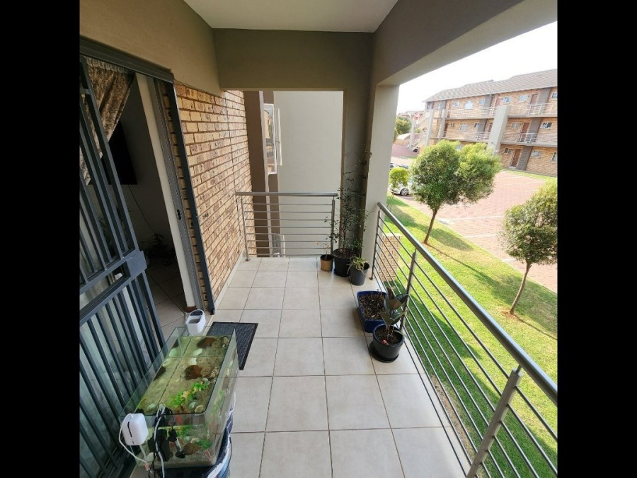 2 Bedroom Property for Sale in Monavoni Gauteng