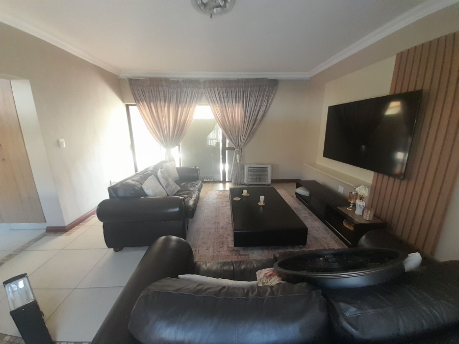 5 Bedroom Property for Sale in Sagewood Gauteng