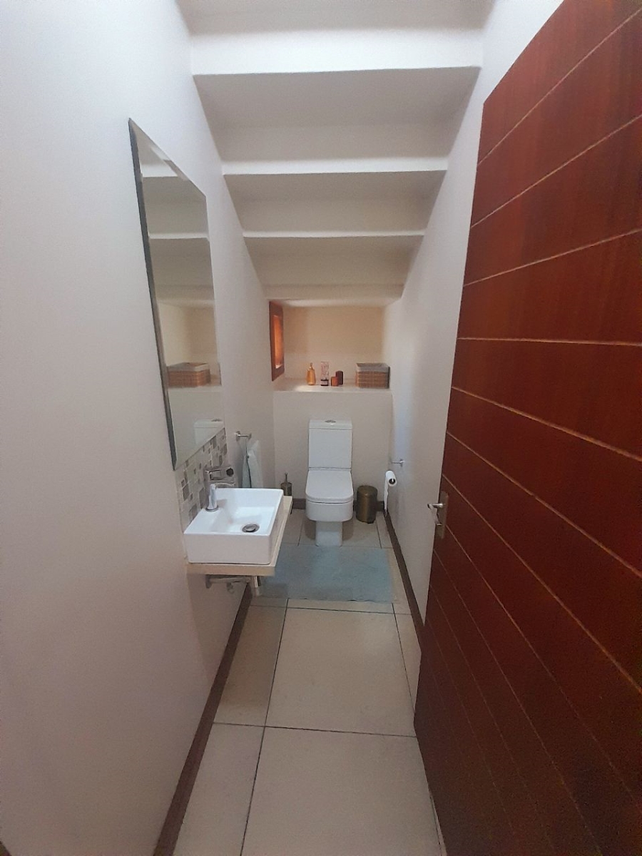5 Bedroom Property for Sale in Sagewood Gauteng
