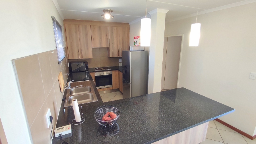 2 Bedroom Property for Sale in Monavoni Gauteng