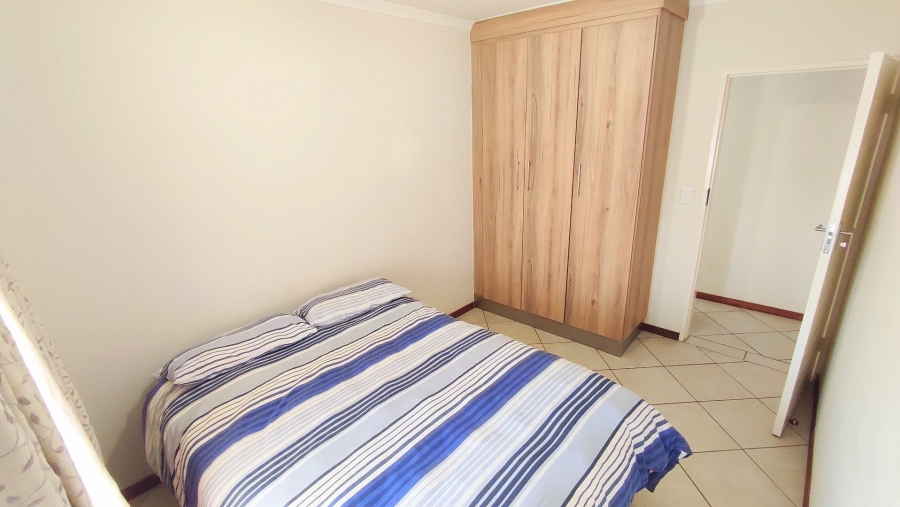 2 Bedroom Property for Sale in Monavoni Gauteng