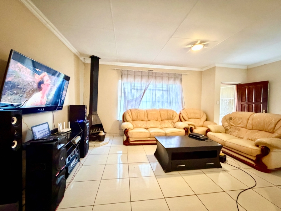 To Let 3 Bedroom Property for Rent in Norkem Park Gauteng