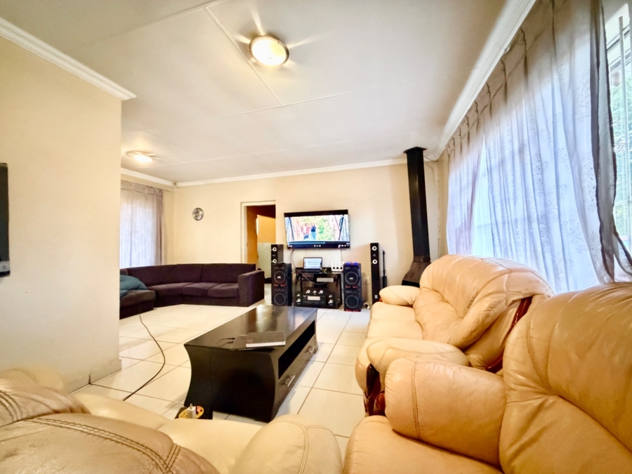 To Let 3 Bedroom Property for Rent in Norkem Park Gauteng