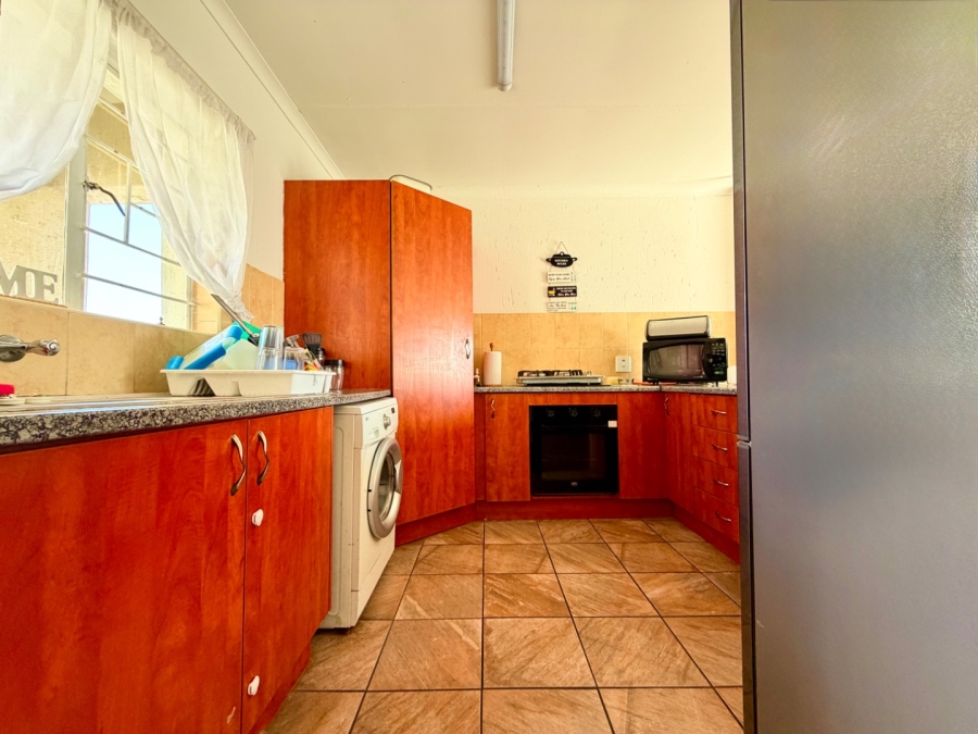 To Let 2 Bedroom Property for Rent in Norton Home Estate AH Gauteng