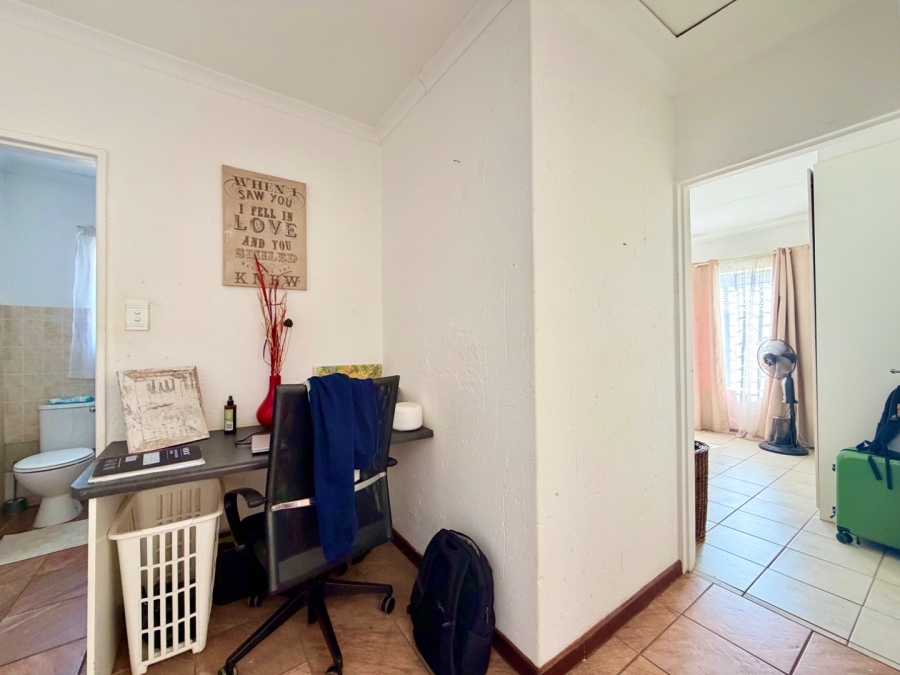 To Let 2 Bedroom Property for Rent in Norton Home Estate AH Gauteng