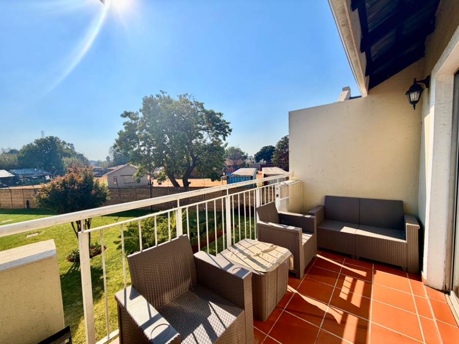 To Let 2 Bedroom Property for Rent in Norton Home Estate AH Gauteng