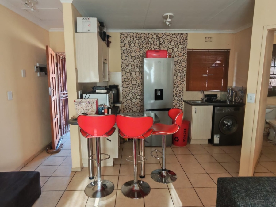 1 Bedroom Property for Sale in Dayanglen Gauteng