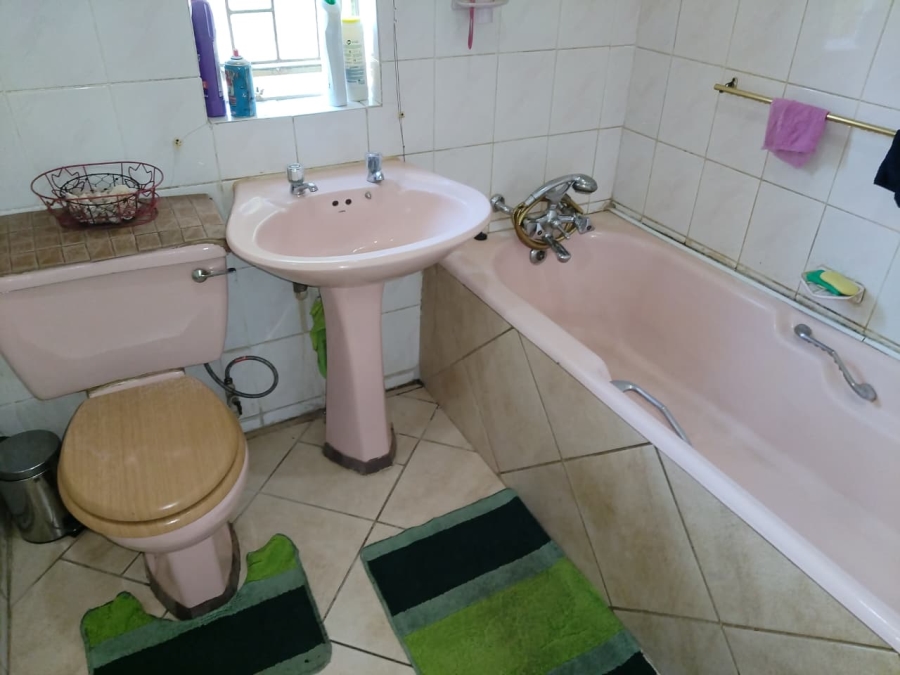  Bedroom Property for Sale in Danville Gauteng