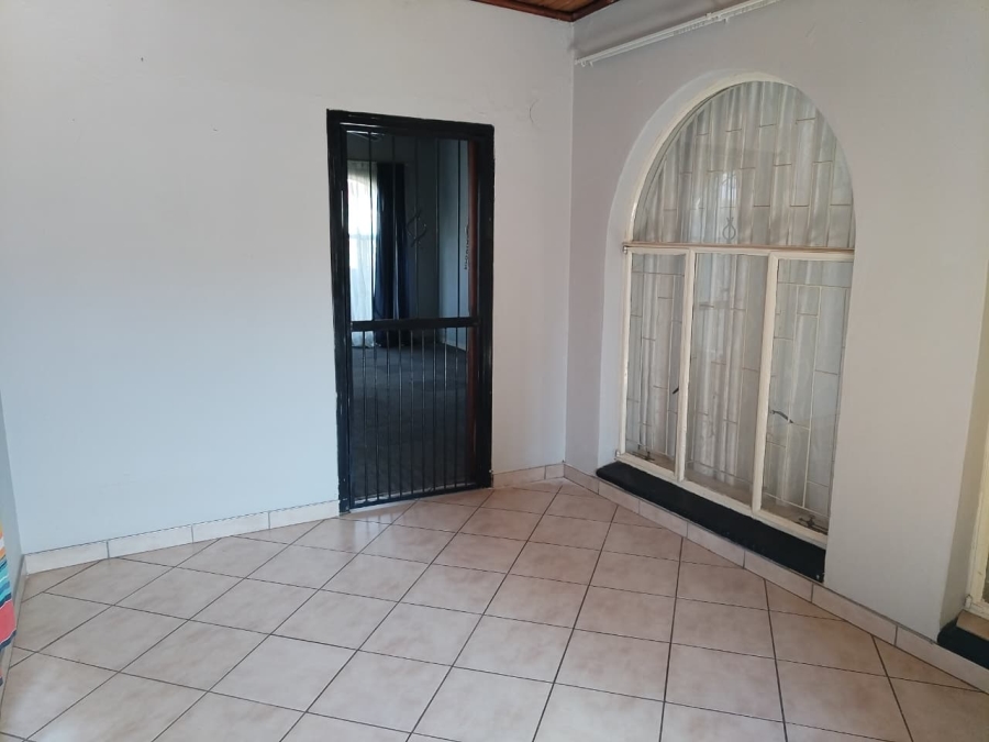  Bedroom Property for Sale in Danville Gauteng
