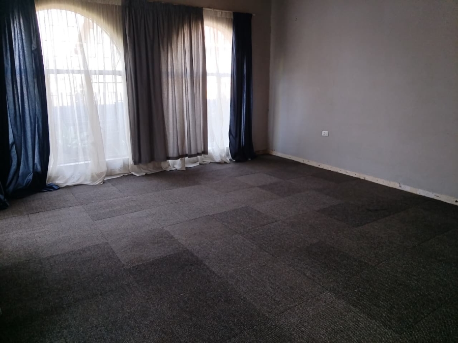  Bedroom Property for Sale in Danville Gauteng