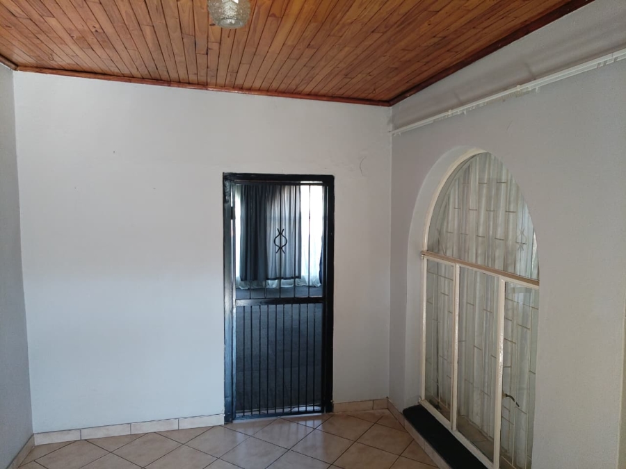  Bedroom Property for Sale in Danville Gauteng