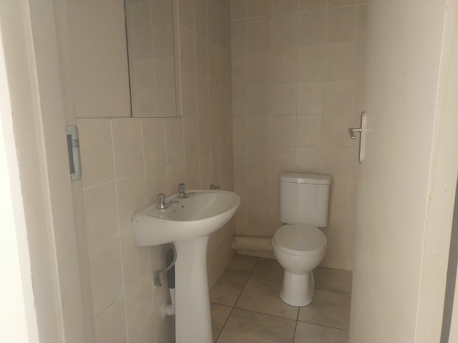 To Let 2 Bedroom Property for Rent in Halfway House Gauteng