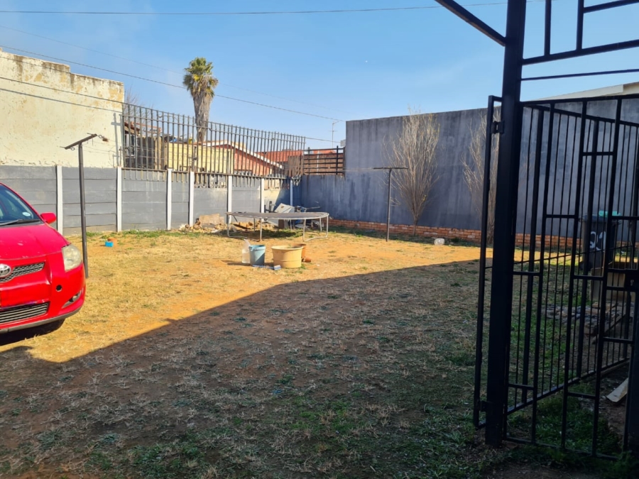 3 Bedroom Property for Sale in Lenasia Ext 11 Gauteng