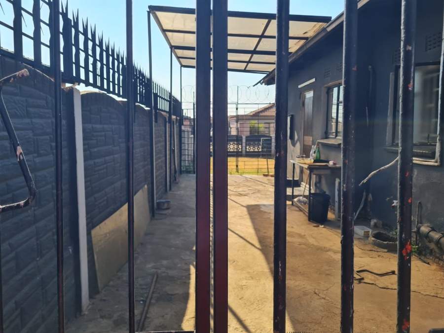 3 Bedroom Property for Sale in Lenasia Ext 11 Gauteng
