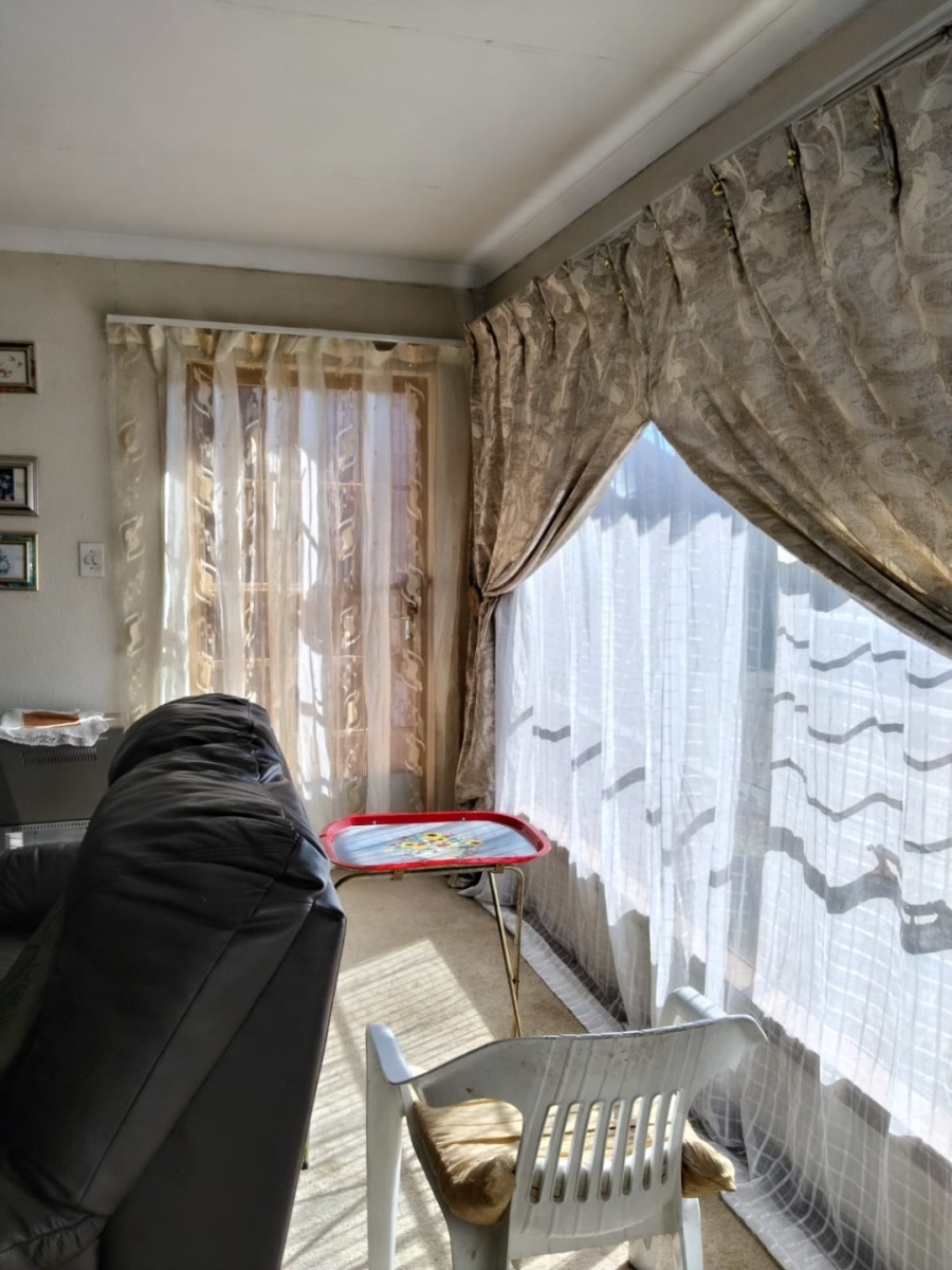  Bedroom Property for Sale in Lindhaven Gauteng