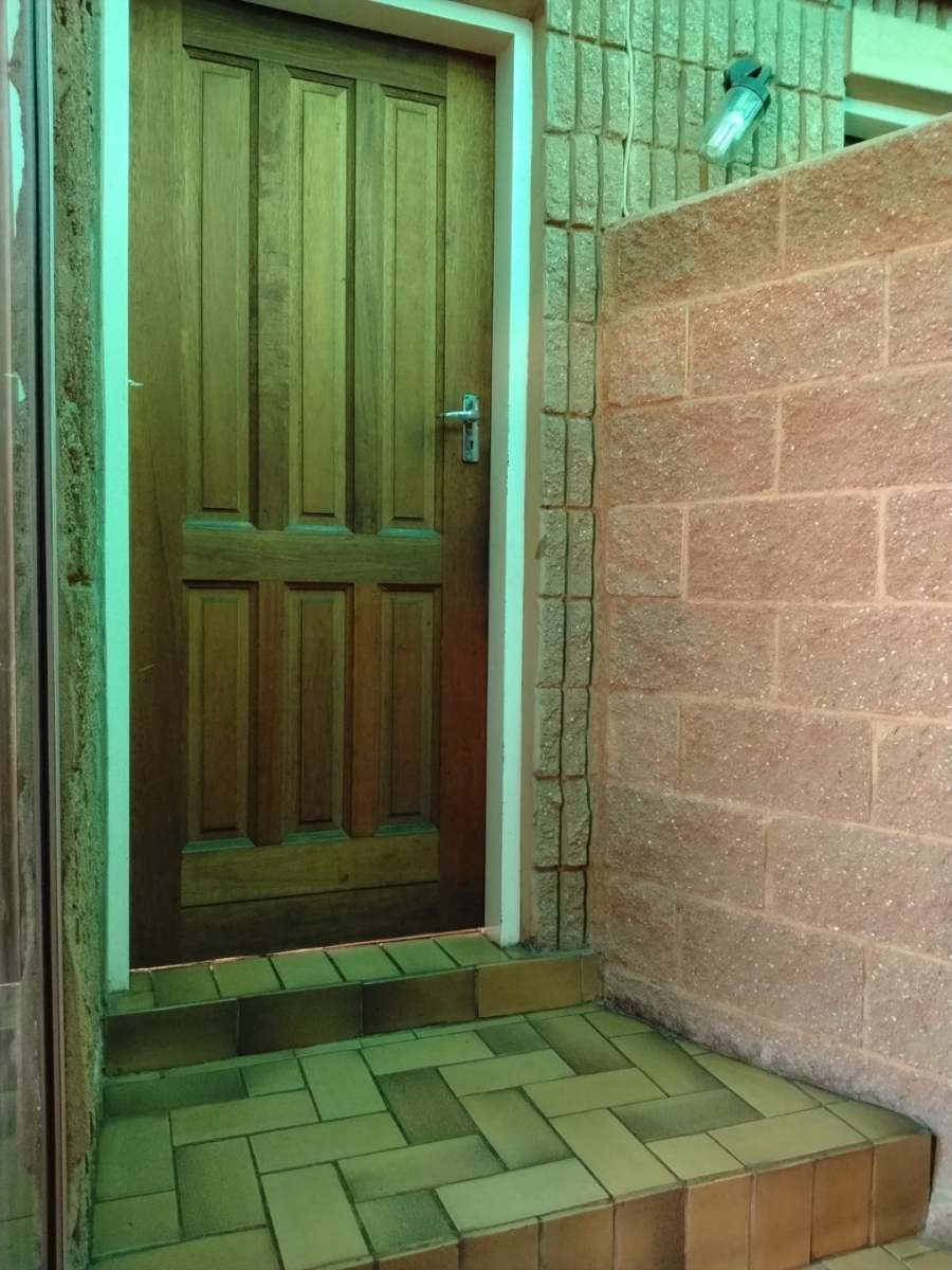  Bedroom Property for Sale in Lindhaven Gauteng