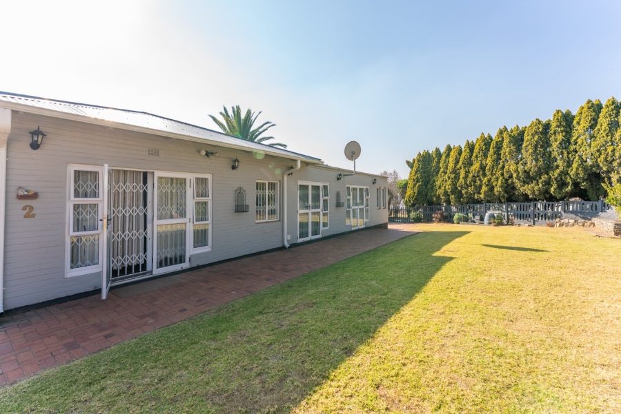 4 Bedroom Property for Sale in Lakeside Village Gauteng