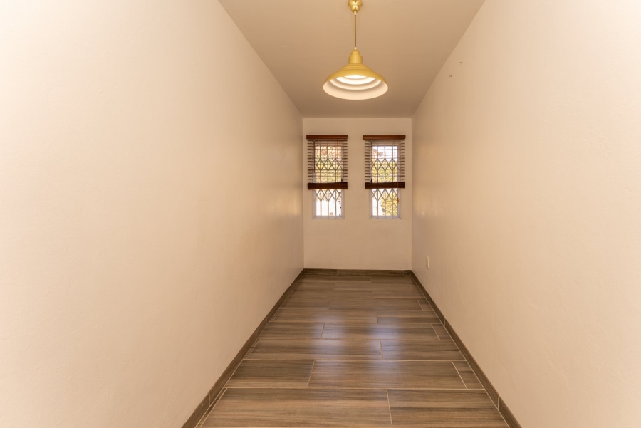 4 Bedroom Property for Sale in Lakeside Village Gauteng