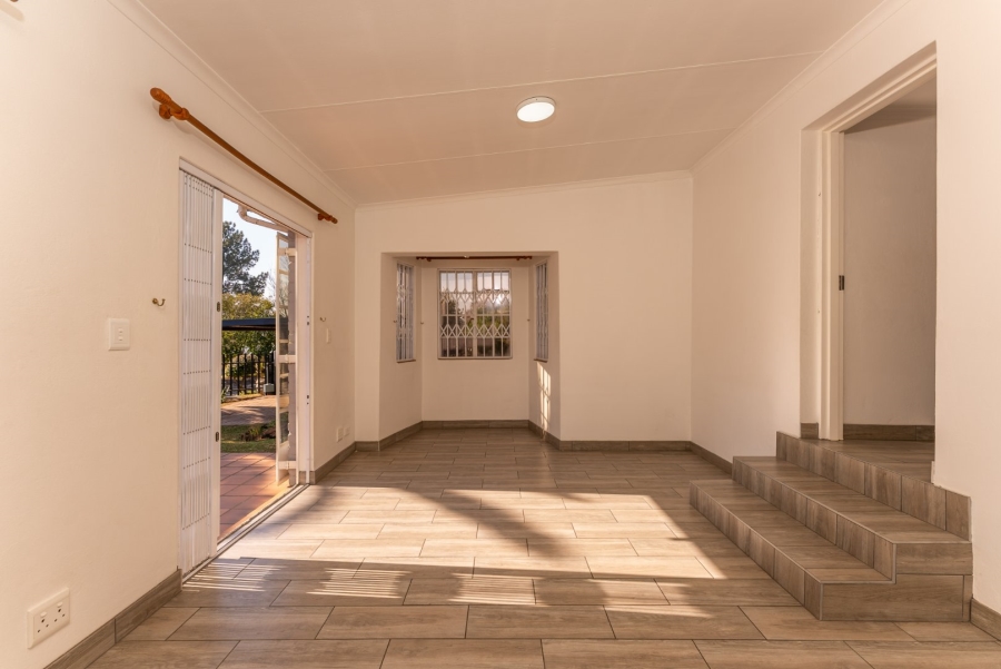 4 Bedroom Property for Sale in Lakeside Village Gauteng