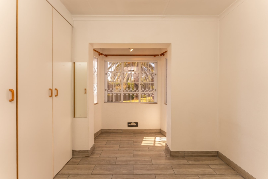 4 Bedroom Property for Sale in Lakeside Village Gauteng