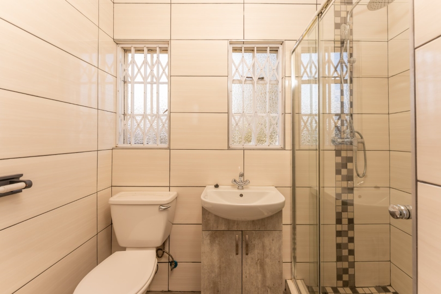 4 Bedroom Property for Sale in Lakeside Village Gauteng