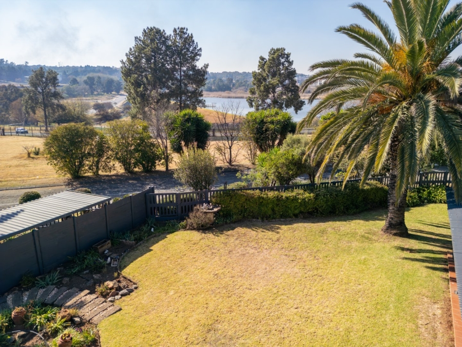 4 Bedroom Property for Sale in Lakeside Village Gauteng