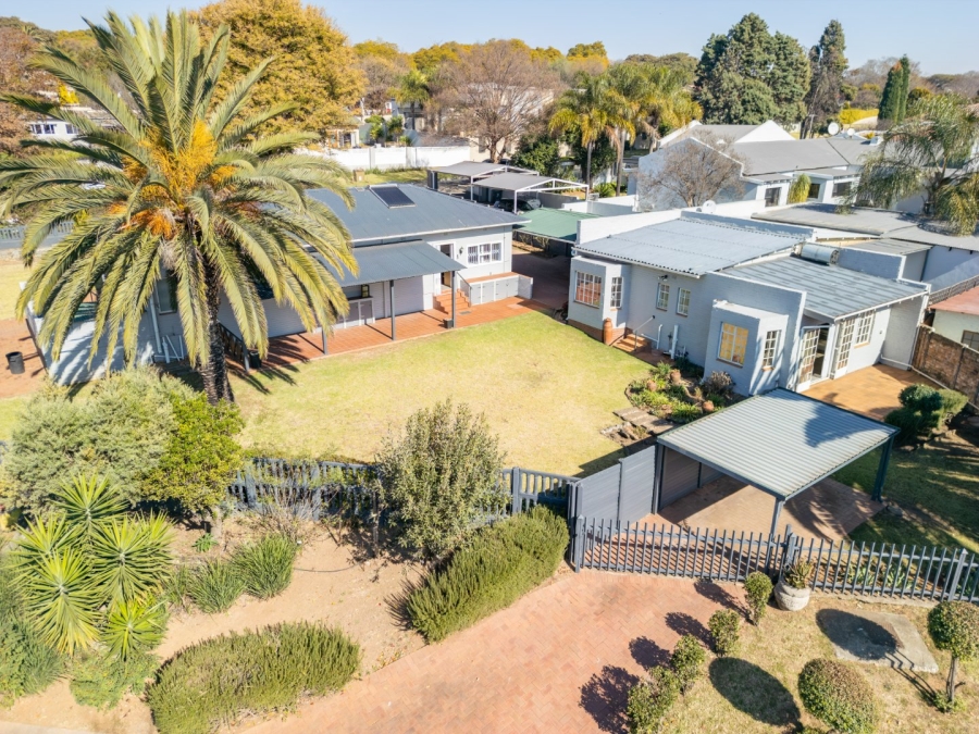 4 Bedroom Property for Sale in Lakeside Village Gauteng