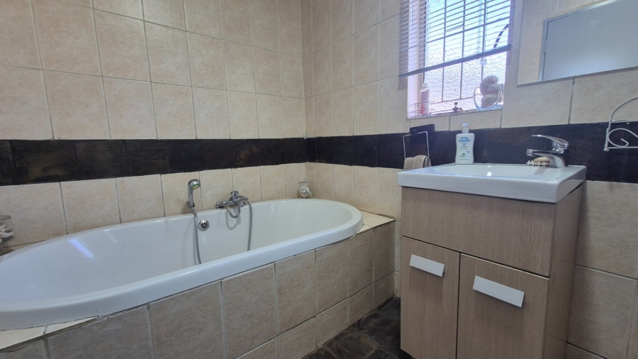 3 Bedroom Property for Sale in Vanderbijlpark SE 1 Gauteng