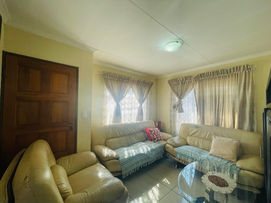 3 Bedroom Property for Sale in Kaalfontein Gauteng