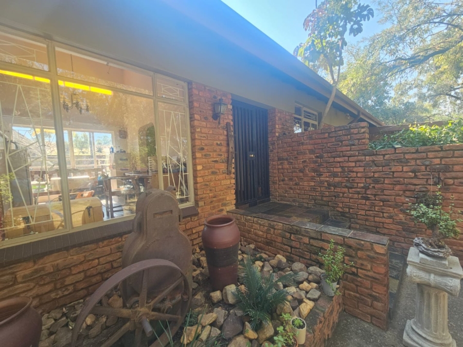 Commercial Property for Sale in Kameeldrift West Gauteng