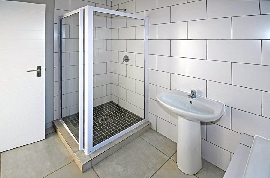 To Let 2 Bedroom Property for Rent in Glen Marais Gauteng