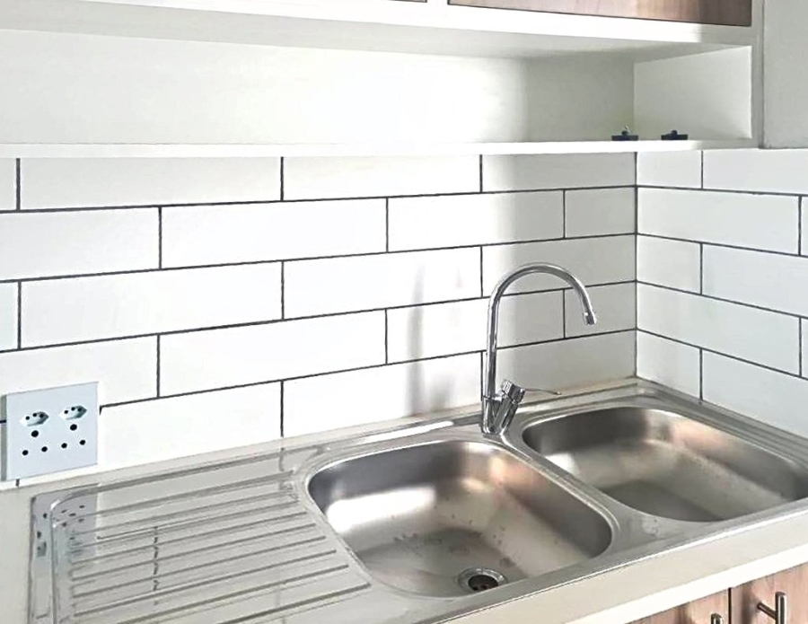 To Let 2 Bedroom Property for Rent in Glen Marais Gauteng