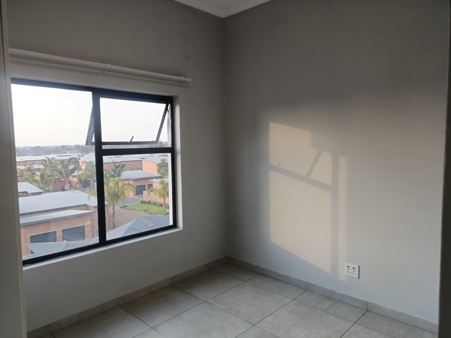 2 Bedroom Property for Sale in Glen Marais Gauteng