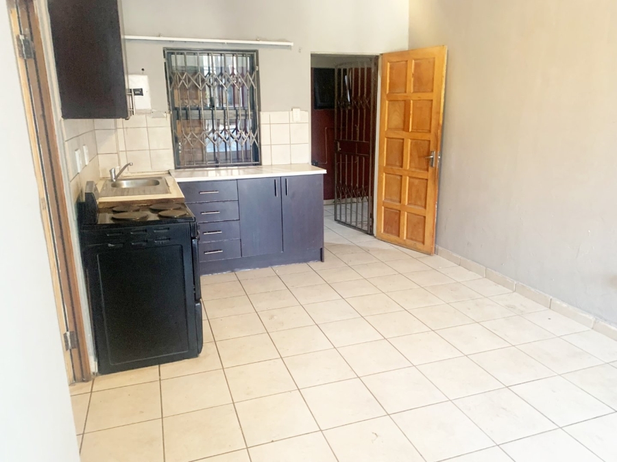 To Let 2 Bedroom Property for Rent in Randburg Central Gauteng