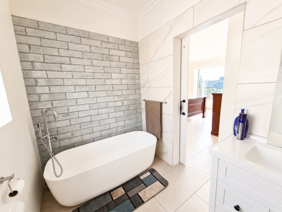 4 Bedroom Property for Sale in Libradene Gauteng
