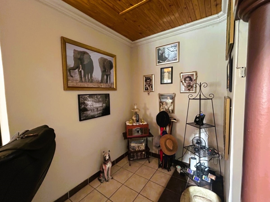 4 Bedroom Property for Sale in Rooihuiskraal North Gauteng