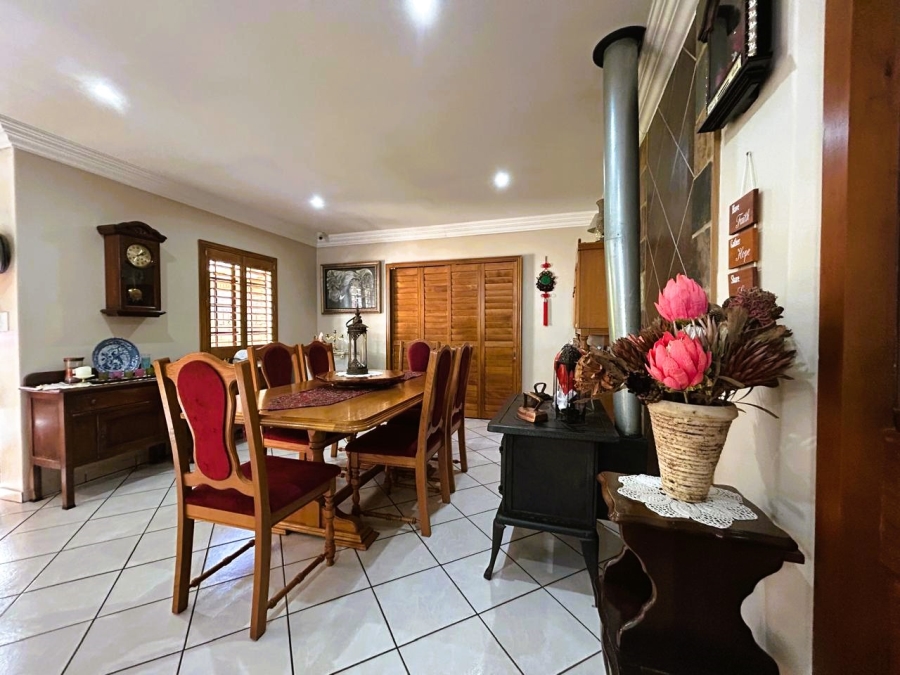 4 Bedroom Property for Sale in Rooihuiskraal North Gauteng