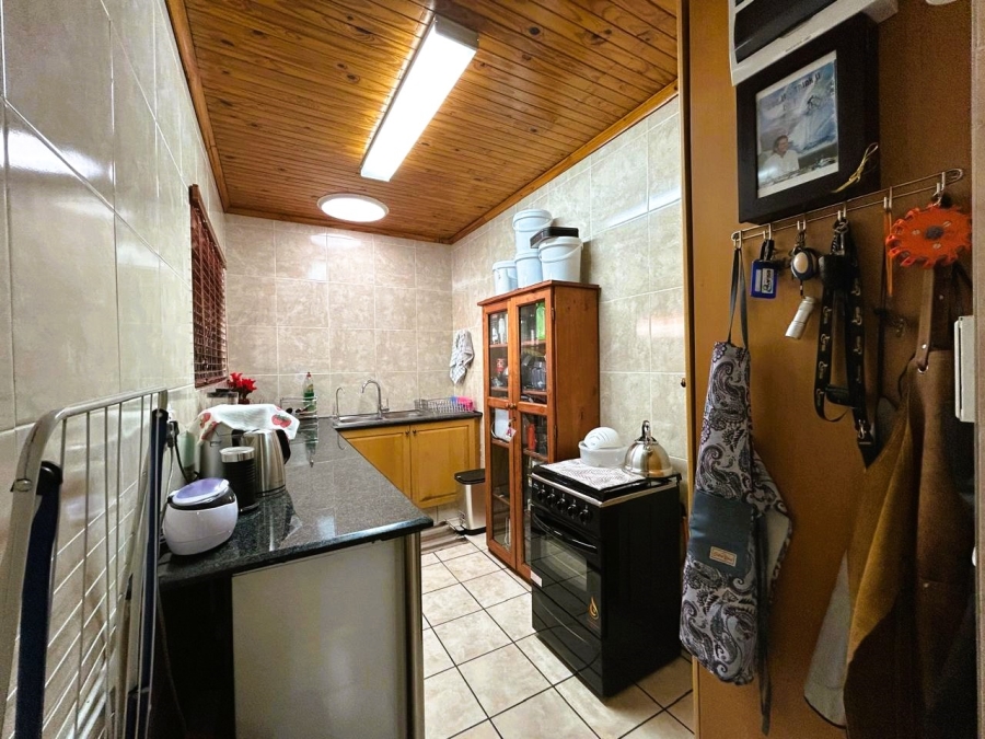 4 Bedroom Property for Sale in Rooihuiskraal North Gauteng