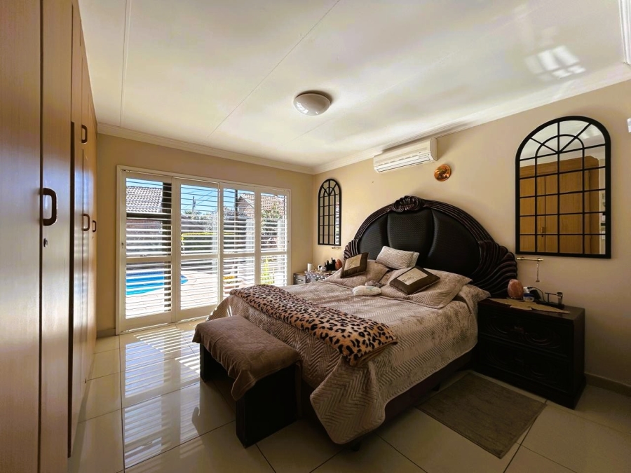 4 Bedroom Property for Sale in Rooihuiskraal North Gauteng