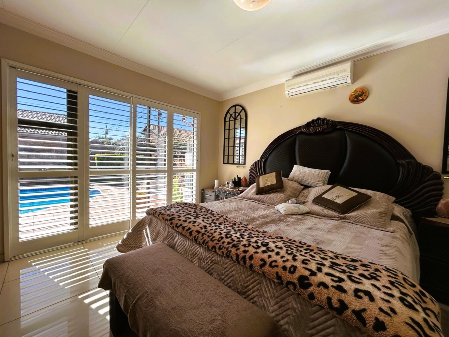 4 Bedroom Property for Sale in Rooihuiskraal North Gauteng