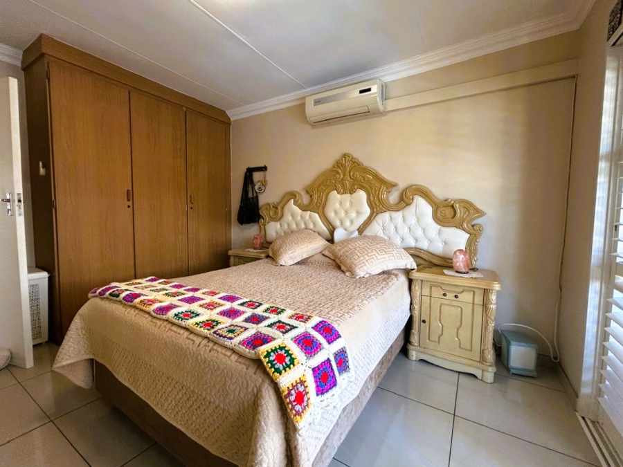 4 Bedroom Property for Sale in Rooihuiskraal North Gauteng