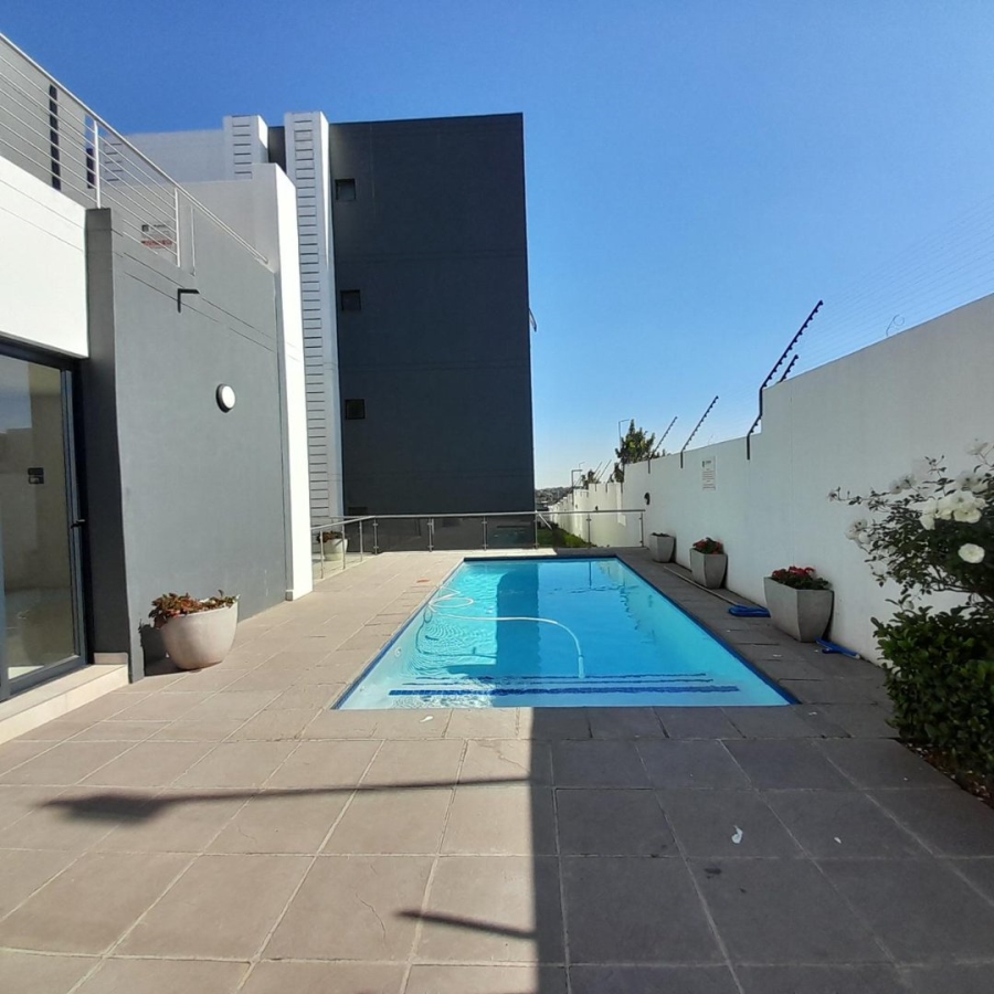 1 Bedroom Property for Sale in Carlswald Gauteng