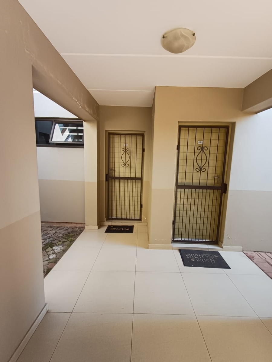 1 Bedroom Property for Sale in Norton Park Gauteng