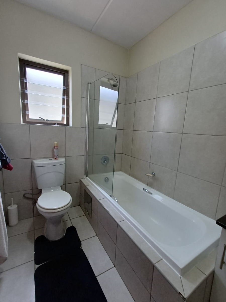 1 Bedroom Property for Sale in Norton Park Gauteng