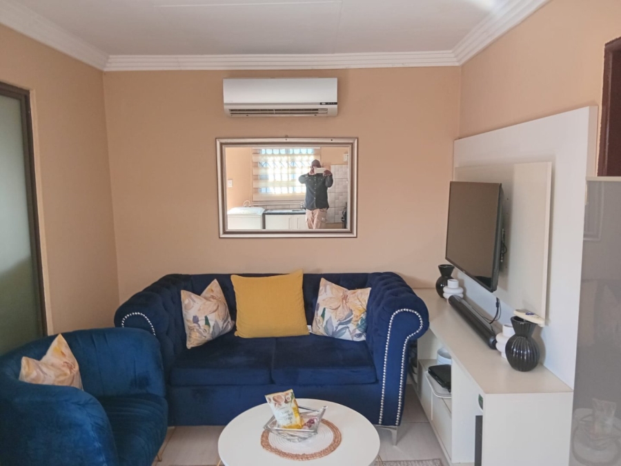 5 Bedroom Property for Sale in Buhle Park Gauteng