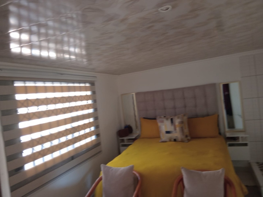 5 Bedroom Property for Sale in Buhle Park Gauteng