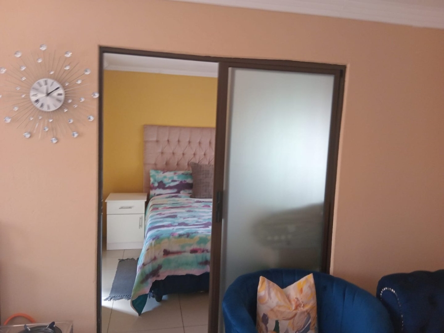 5 Bedroom Property for Sale in Buhle Park Gauteng