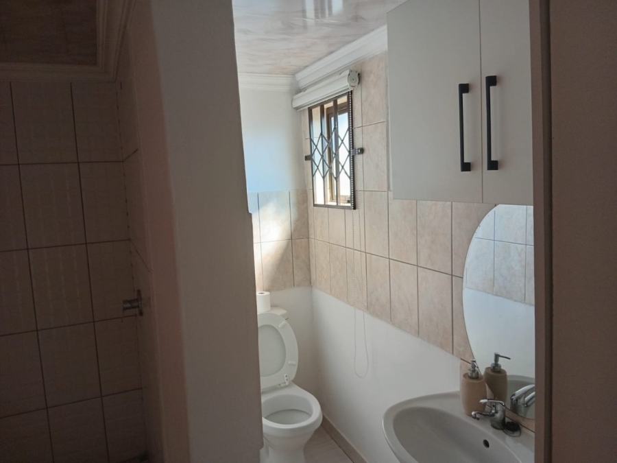 5 Bedroom Property for Sale in Buhle Park Gauteng