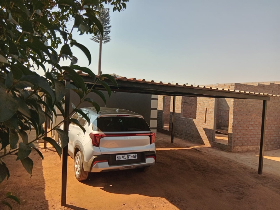 5 Bedroom Property for Sale in Buhle Park Gauteng