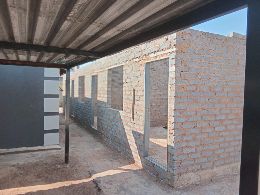 5 Bedroom Property for Sale in Buhle Park Gauteng